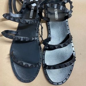 NEW Steve Madden Womens Size 7 Black Studded Buckle Flat Gladiator Sandals Shoes